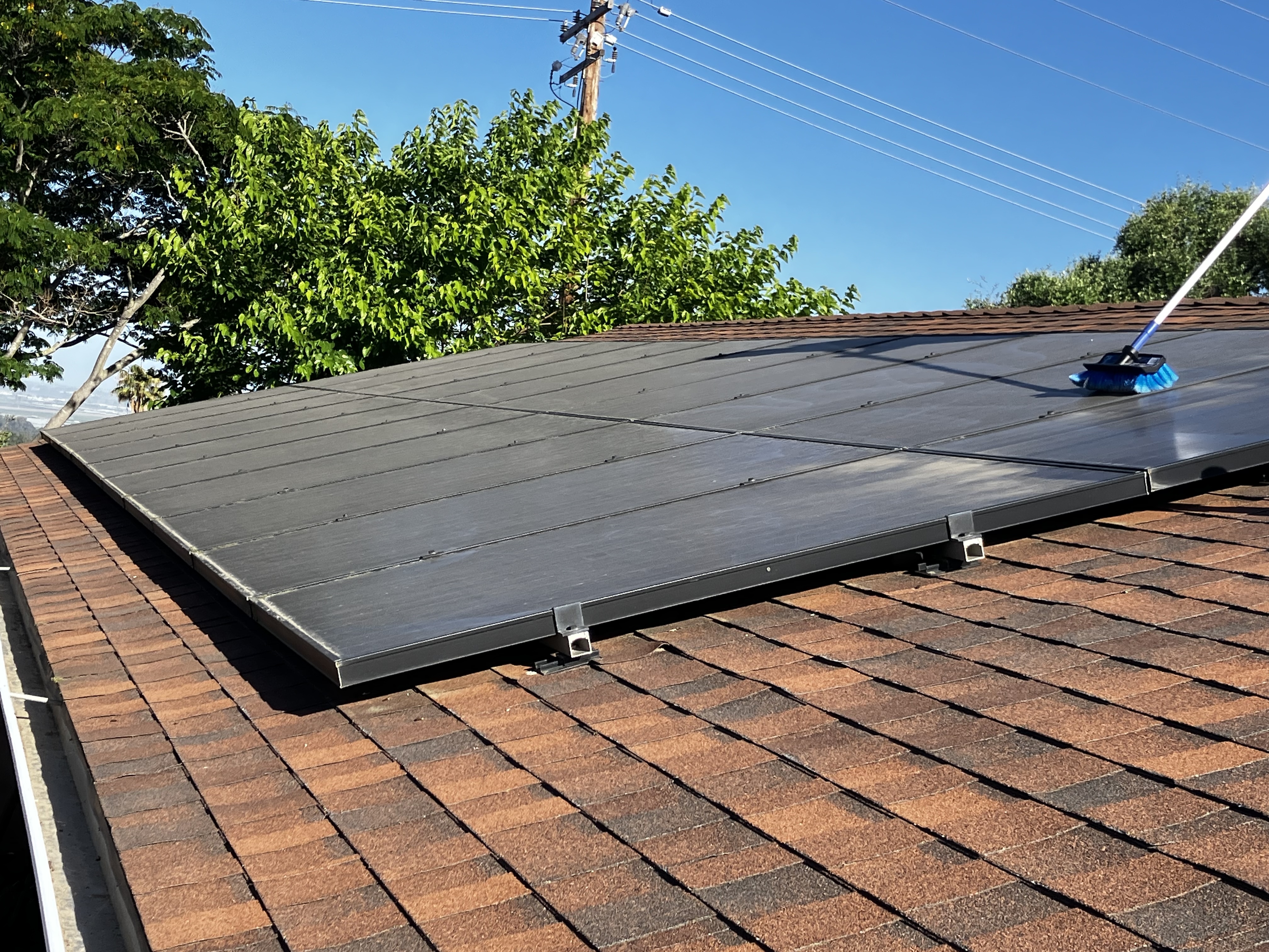 đ± You'll Never Guess What Accumulates on Your Dirty Solar Panels in Ventura County
